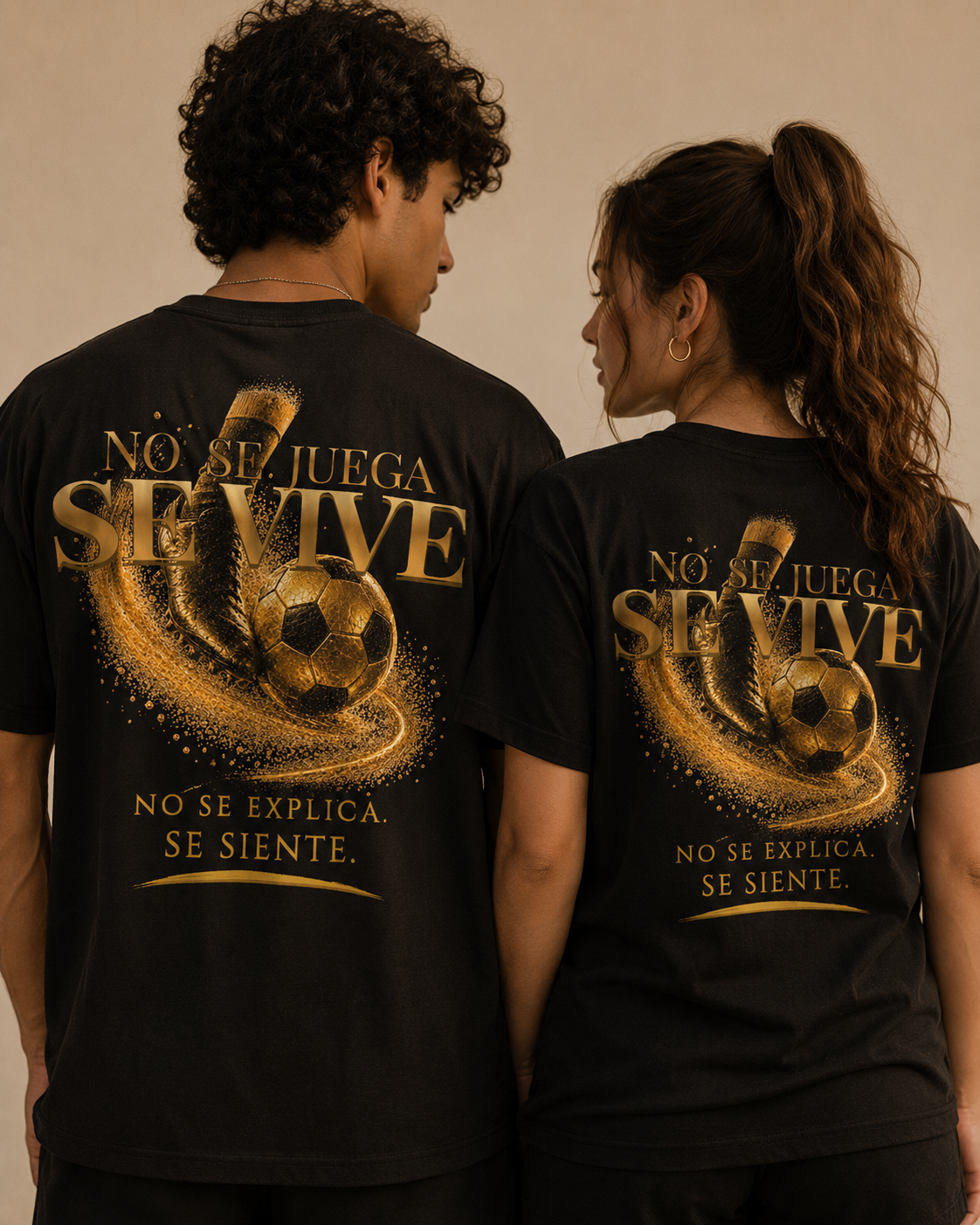 No Se Juega Se Vive Tee | Diseño Dorado de Fútbol | Back Print